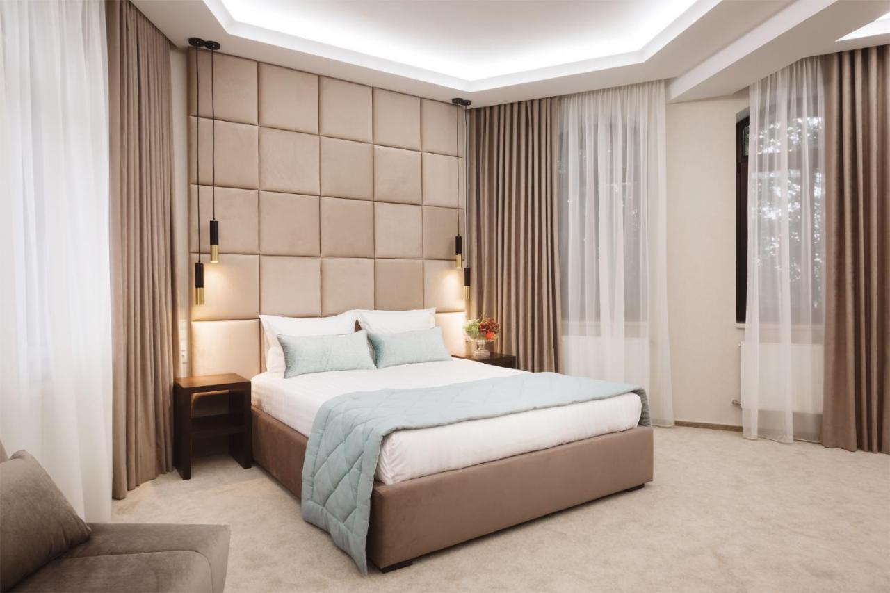 Roxen Hotel&Spa คีชีเนา ภายนอก รูปภาพ
