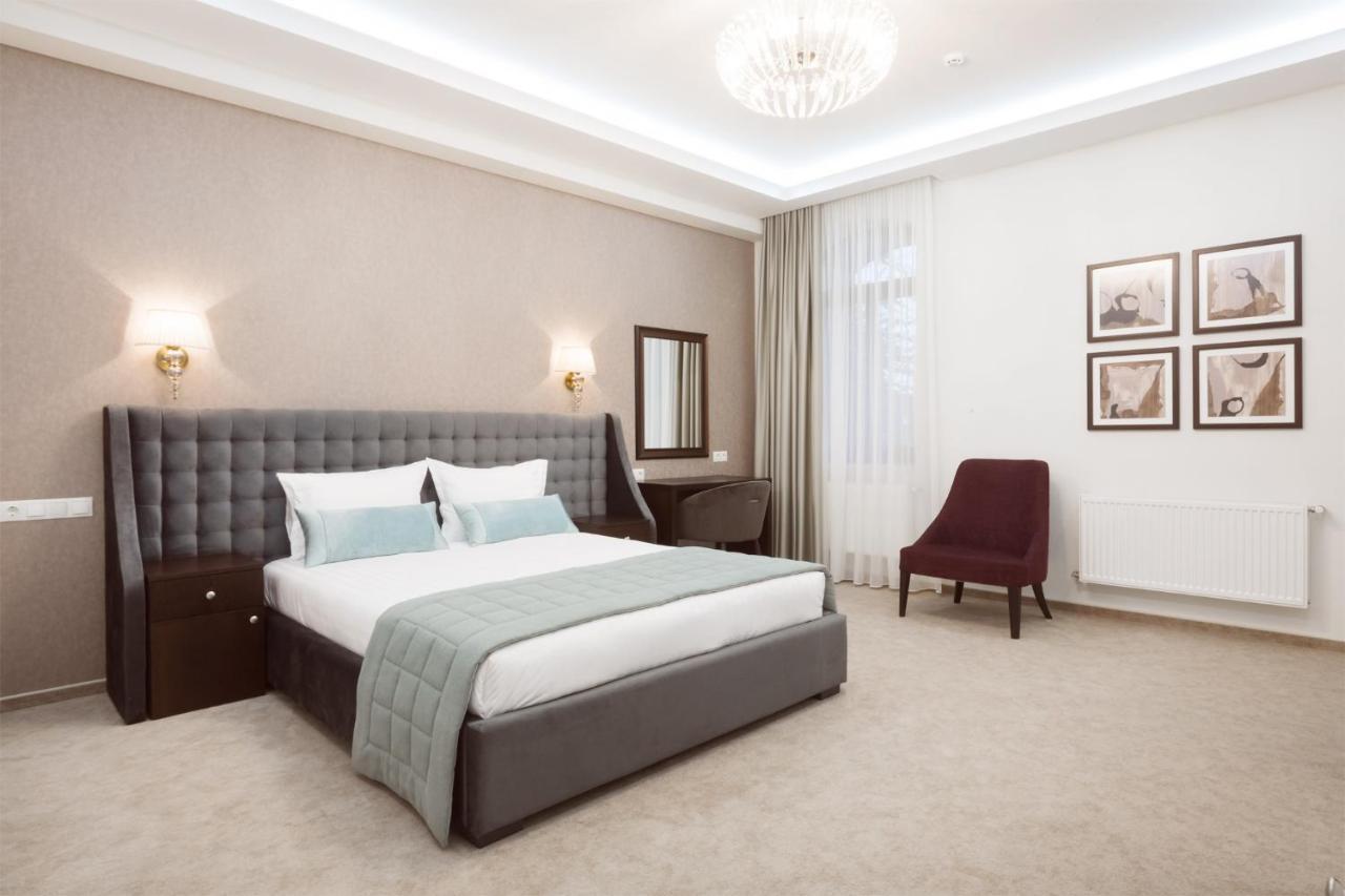 Roxen Hotel&Spa คีชีเนา ภายนอก รูปภาพ