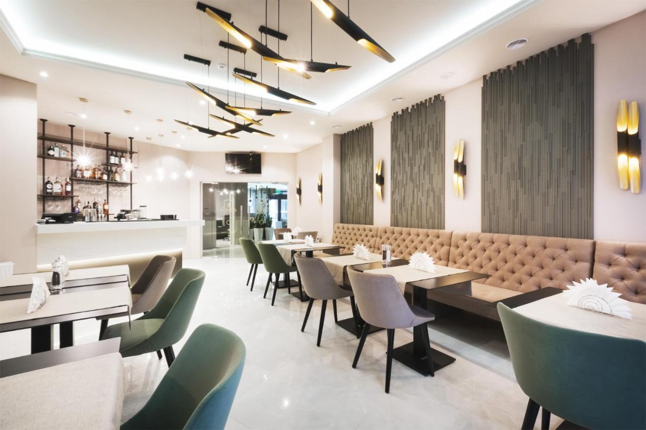 Roxen Hotel&Spa คีชีเนา ภายนอก รูปภาพ