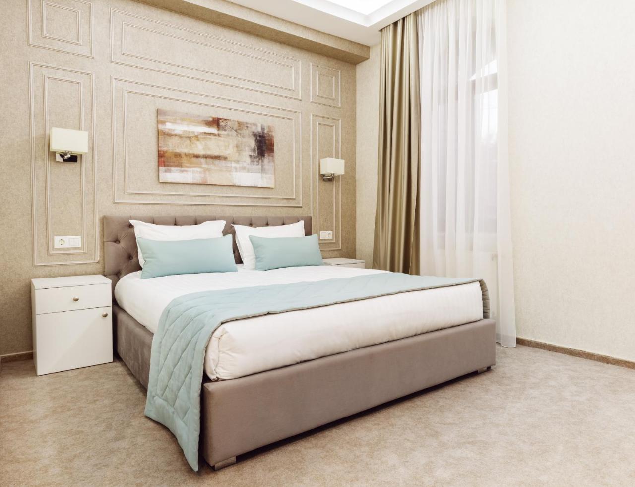 Roxen Hotel&Spa คีชีเนา ภายนอก รูปภาพ